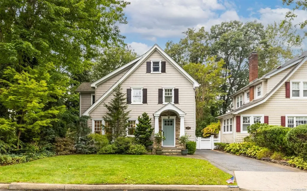 2206 Brookside Avenue Wantagh NY 11793
