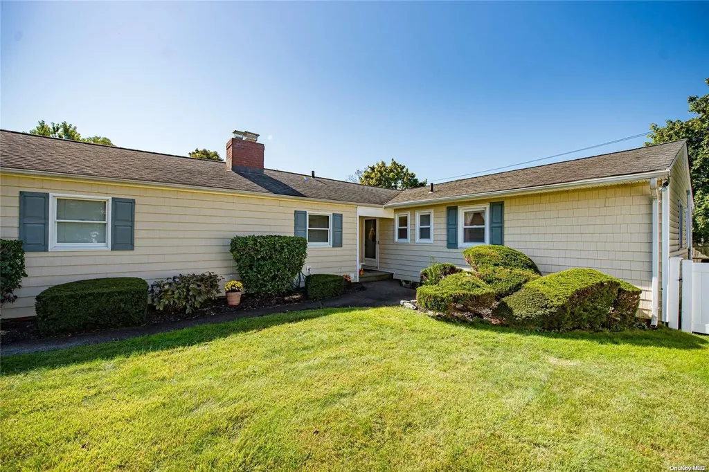 220 Woodsome Road Babylon NY 11702