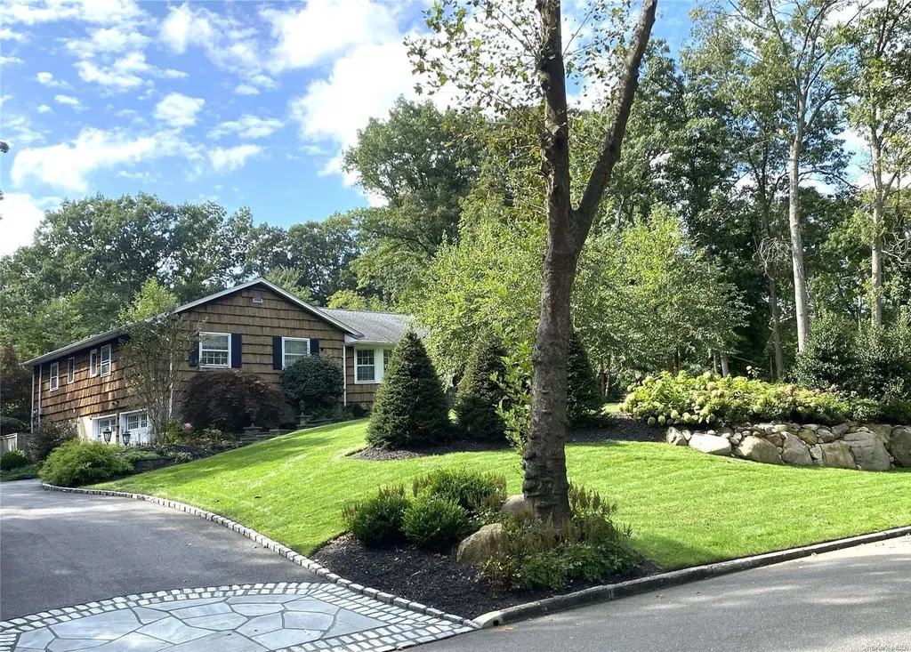 46 Buttonwood Drive Dix Hills NY 11746