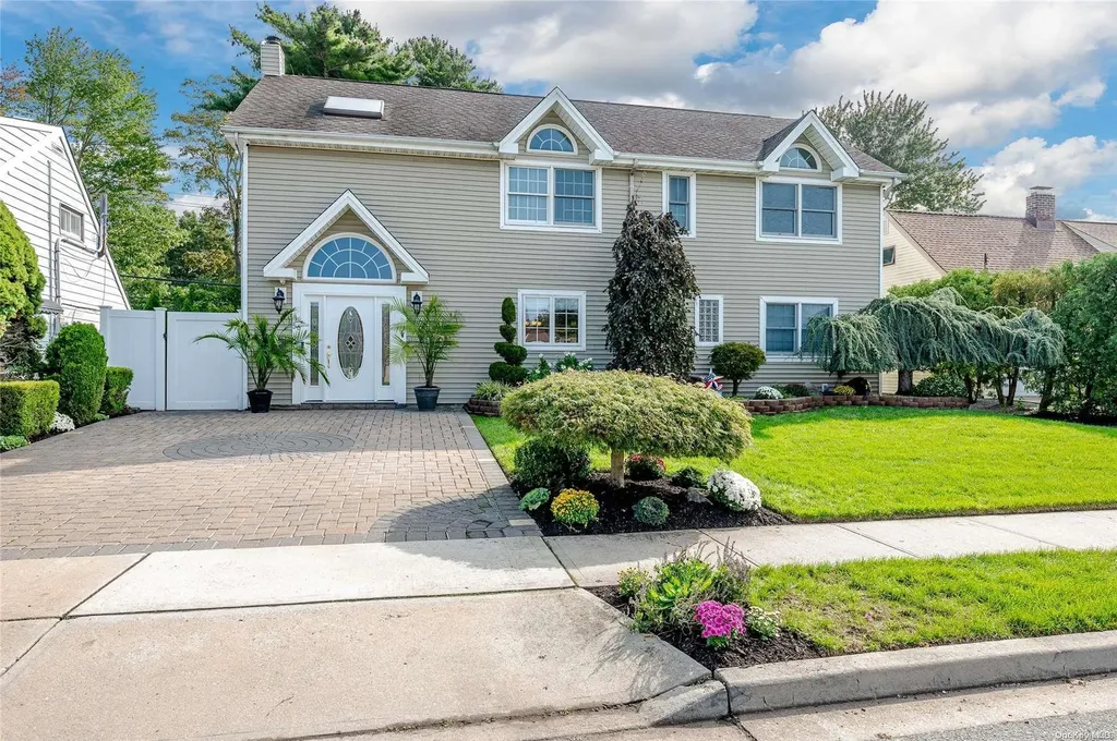 56 Acre Lane Hicksville NY 11801