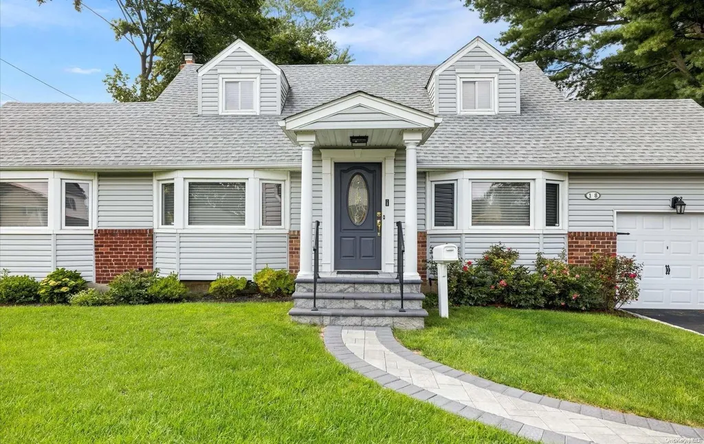18 Ruth Boulevard Commack NY 11725