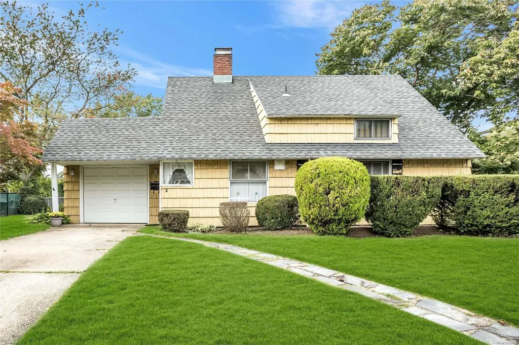 2 College Lane Westbury NY 11590