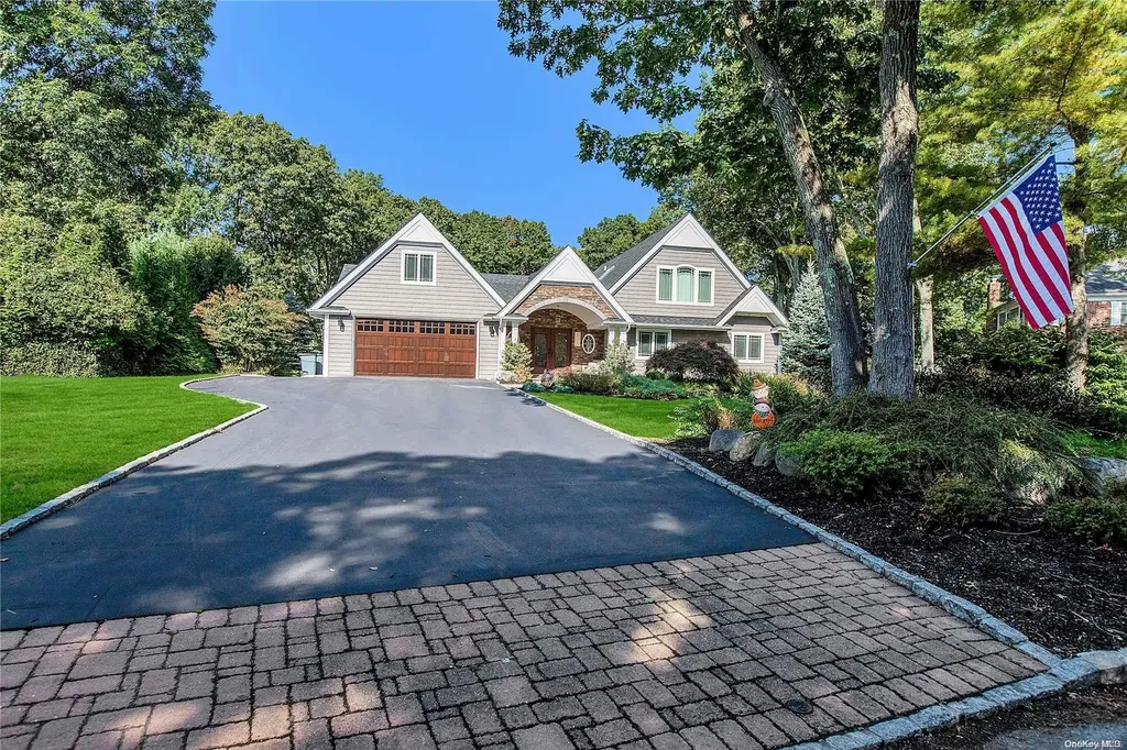 12 White Spruce Circle Commack NY 11725