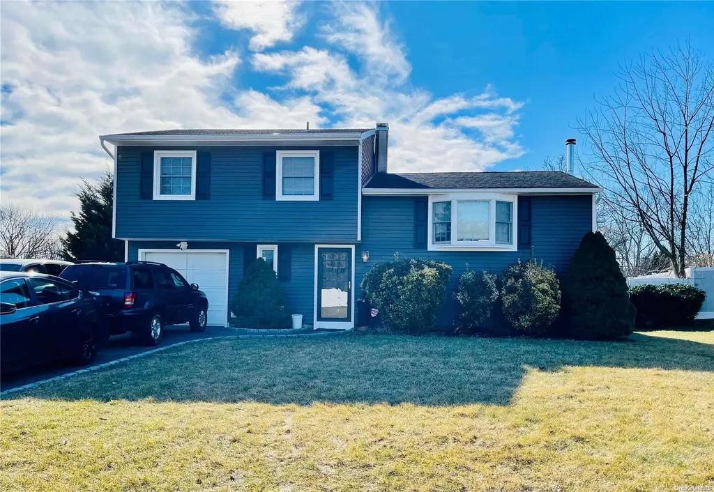 123 Thunder Road Holbrook NY 11741
