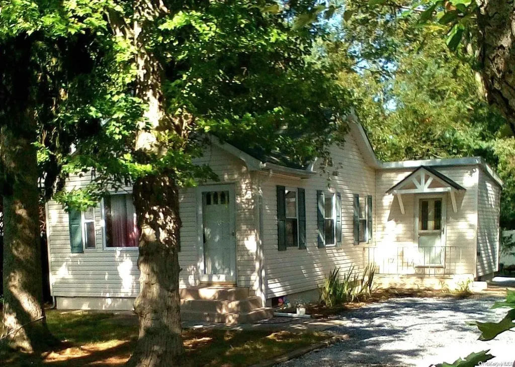 43 Lake Grove Boulevard Centereach NY 11720