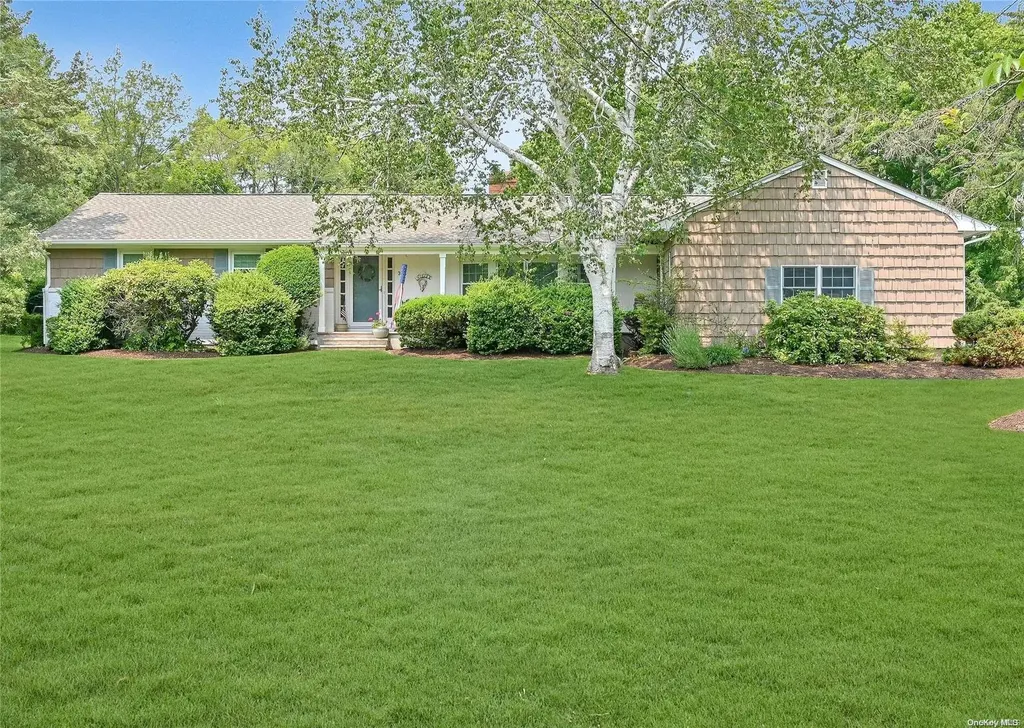 355 Azalea Road Mattituck NY 11952