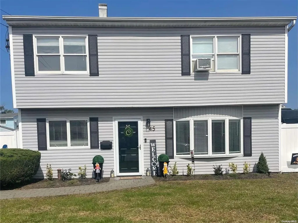 45 Harrison Place Massapequa NY 11758