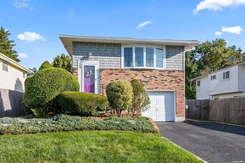 149 Truxton Road Dix Hills NY 11746