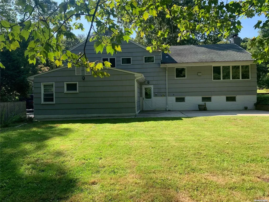 5 Woodedge Drive Dix Hills NY 11746