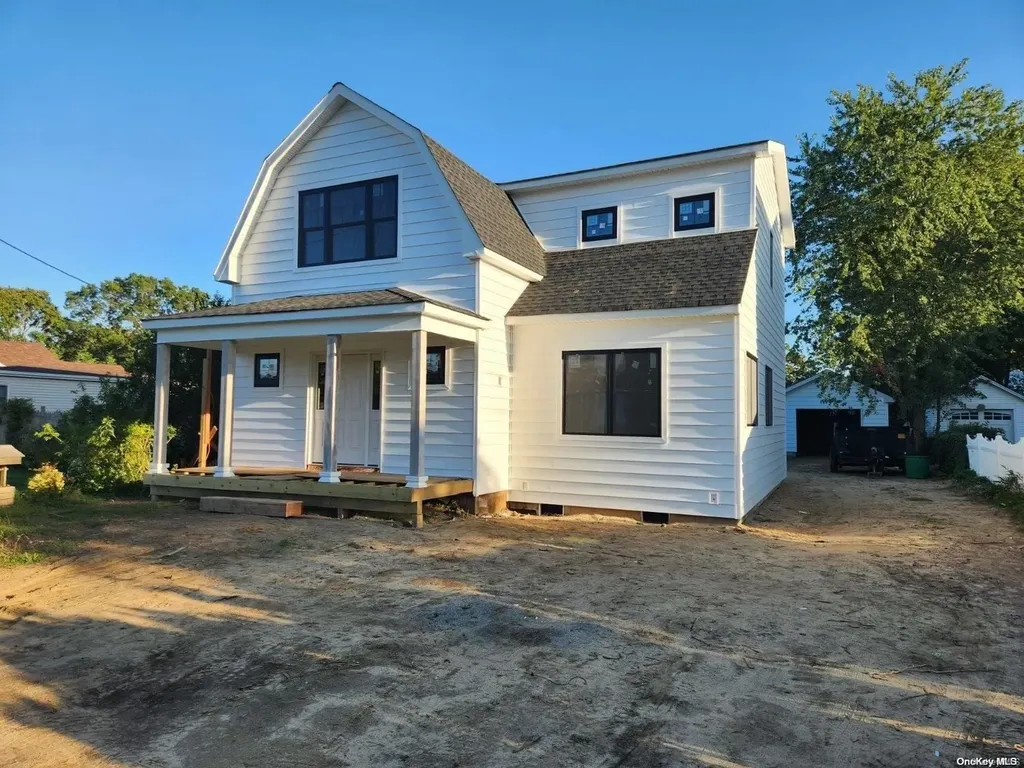 36 Smith Street Blue Point NY 11715