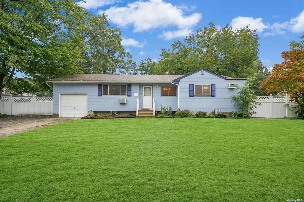 10 Amfer Court Bay Shore NY 11706
