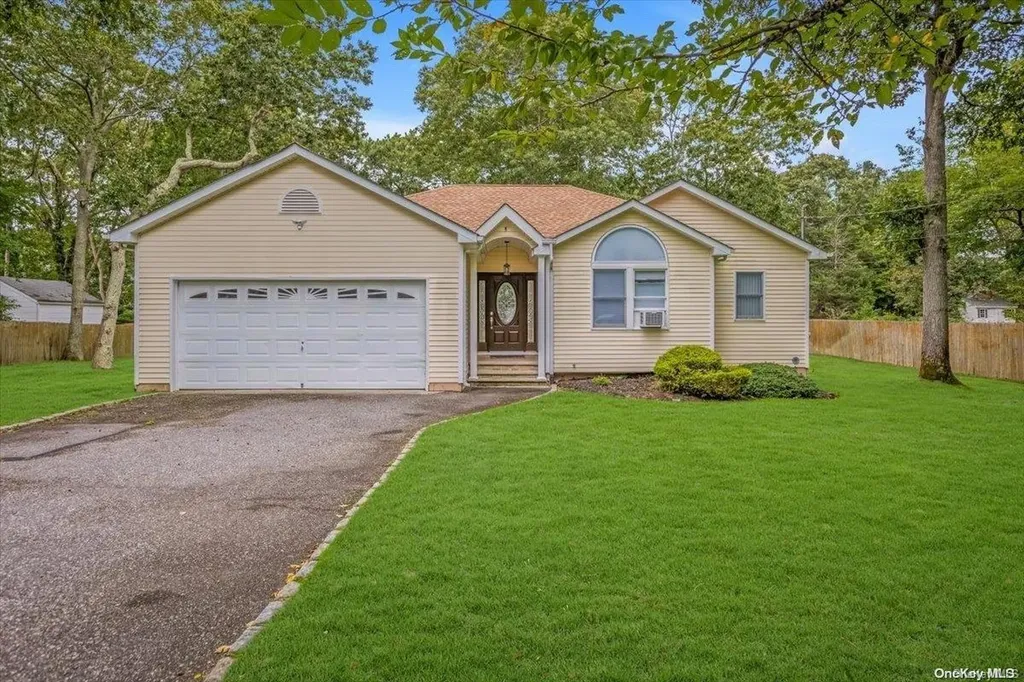 8 Hampton Bays Drive Hampton Bays NY 11946