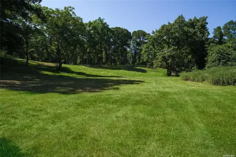 8 Spring Hill Lane Old Westbury NY 11568