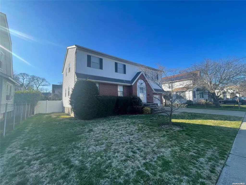 127 Bismark Avenue Valley Stream NY 11581