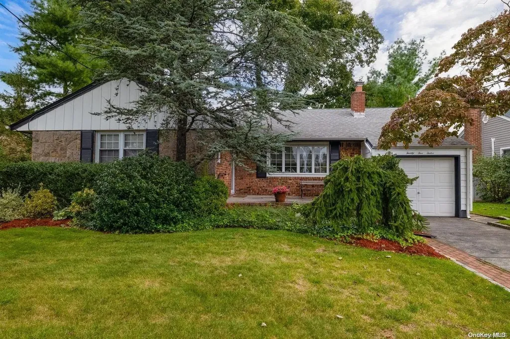 2512 Eileen Road Oceanside NY 11572