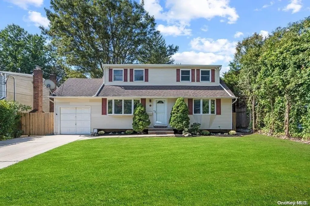 50 Hillside Lane Syosset NY 11791