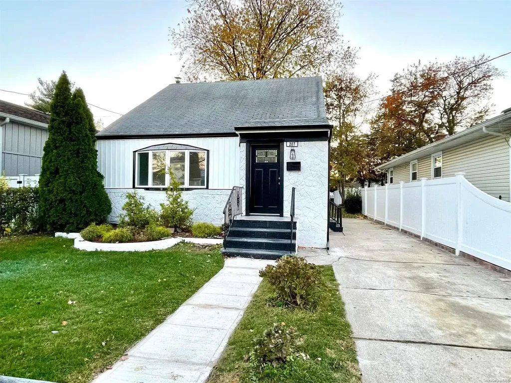 207 Fairview Boulevard Hempstead NY 11550