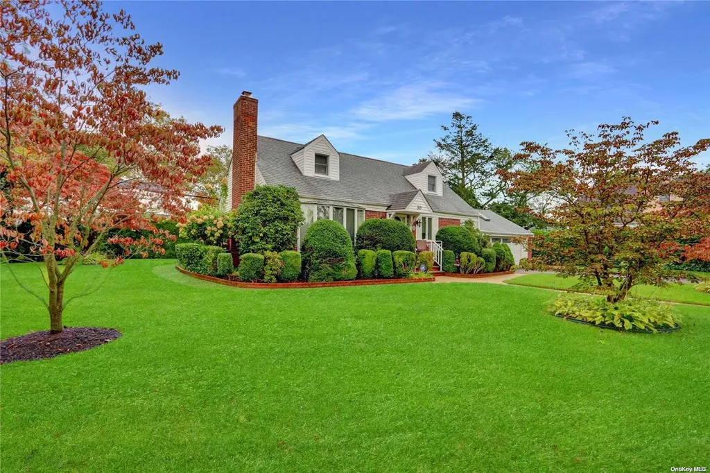 30 Yale Boulevard New Hyde Park NY 11040