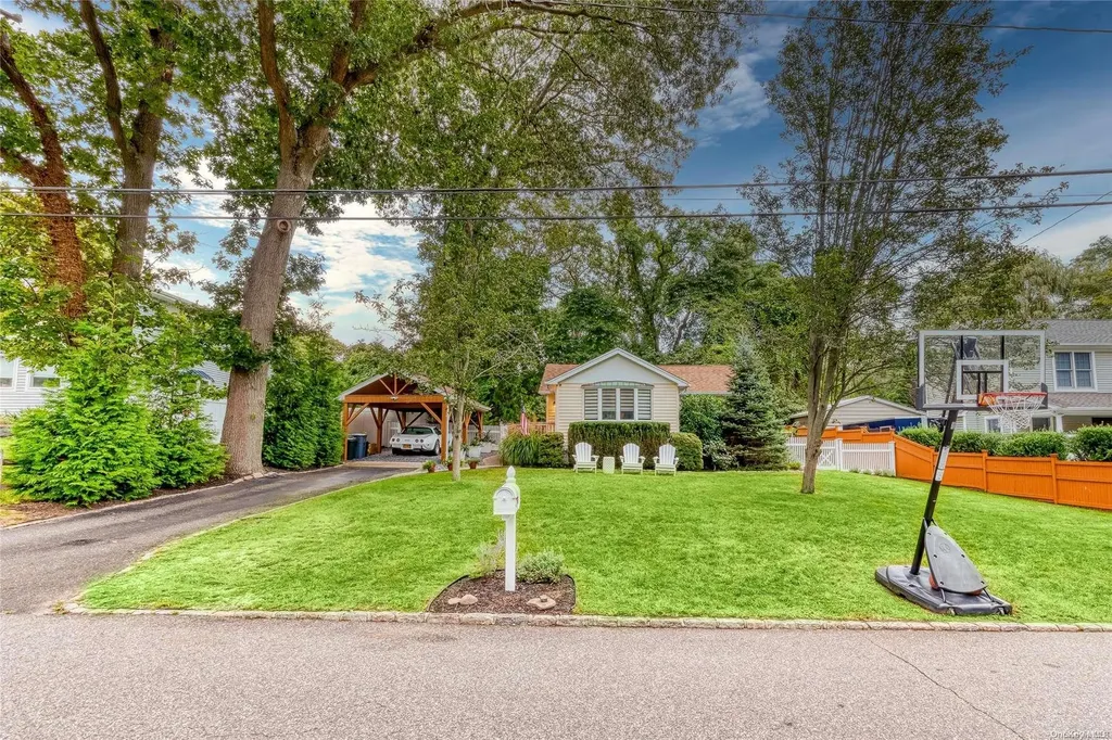 25 Cedar Drive Miller Place NY 11764
