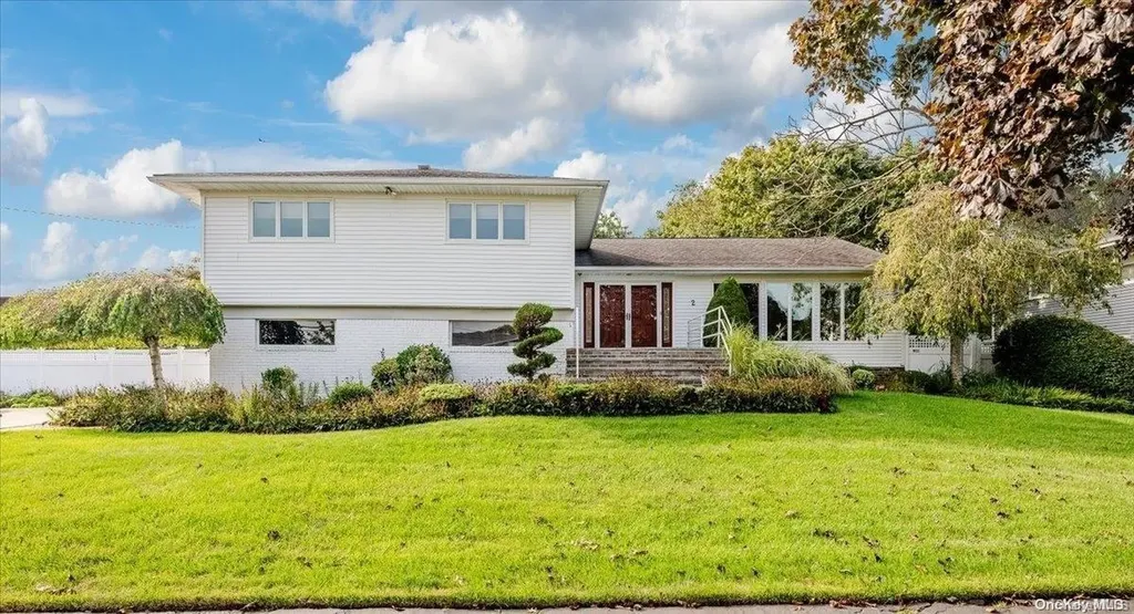 2 Sunset Boulevard Massapequa NY 11758