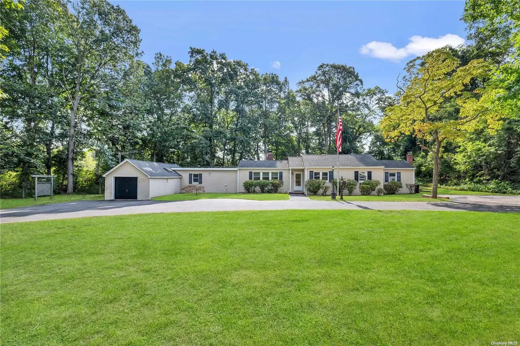 261 Harned Road Commack NY 11725