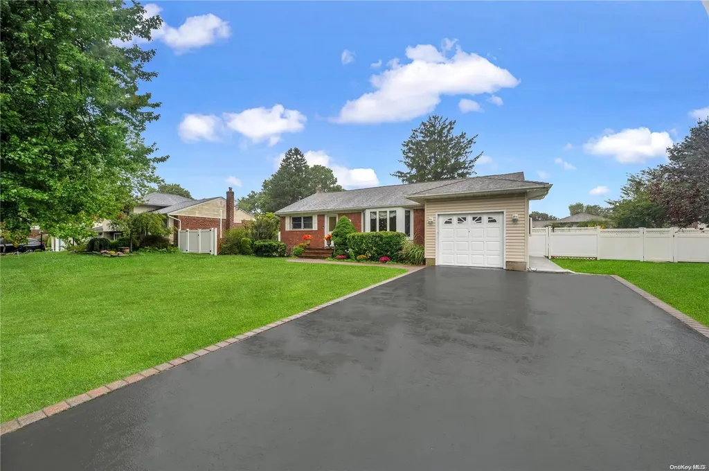 20 Kings Park Road Commack NY 11725