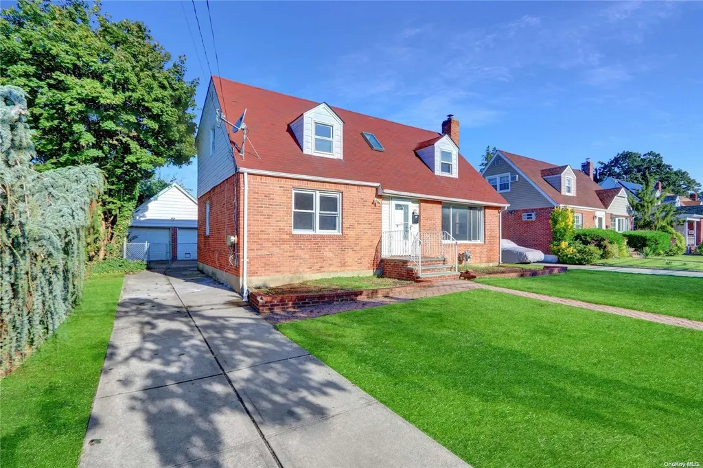 47 Alstead Road Valley Stream NY 11580