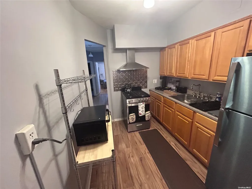 904 E 56th Street Brooklyn NY 11234