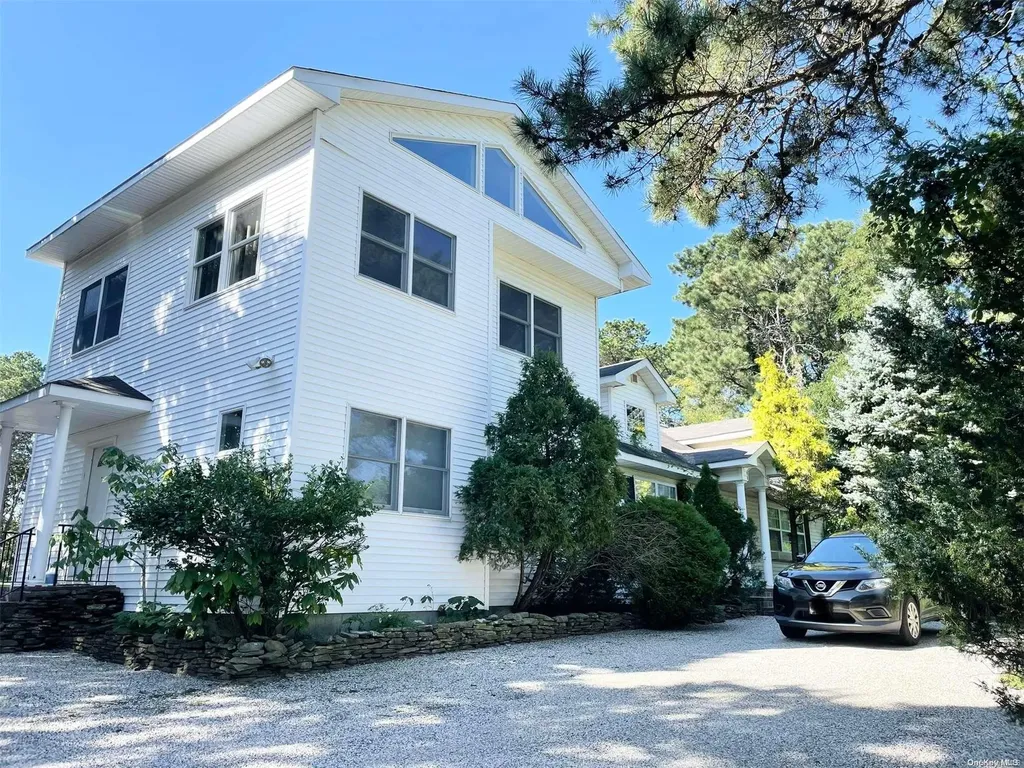 146 North Road Hampton Bays NY 11946