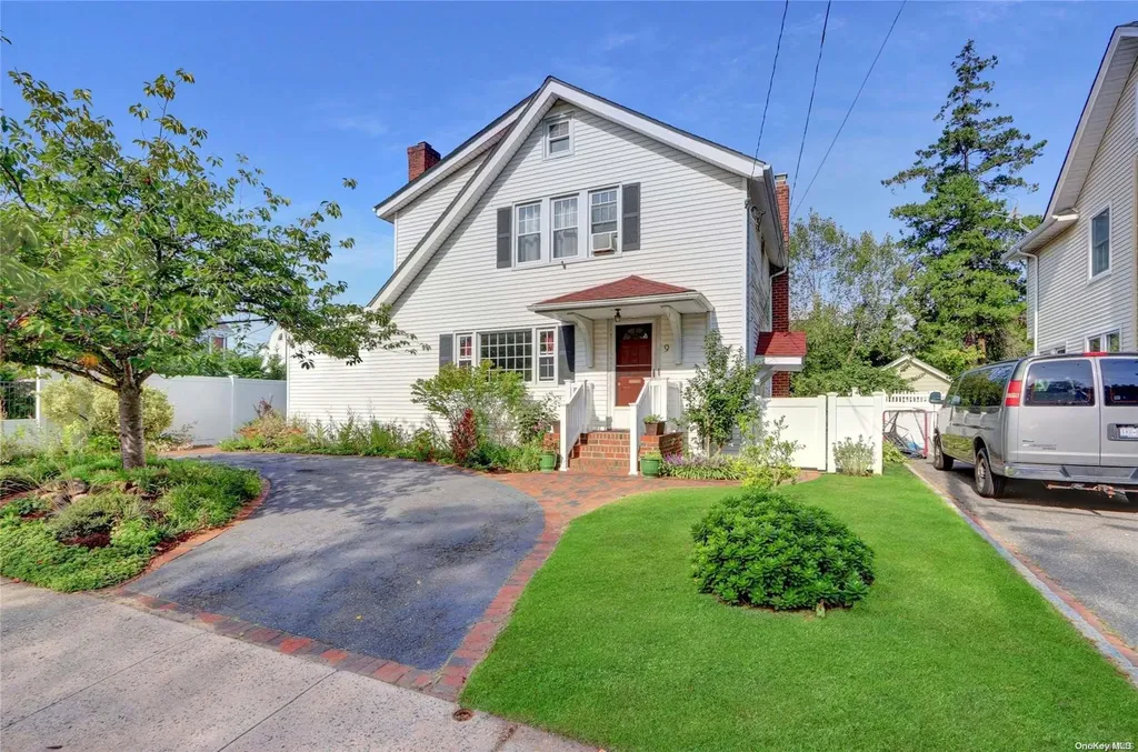 9 Samuel Place Lynbrook NY 11563