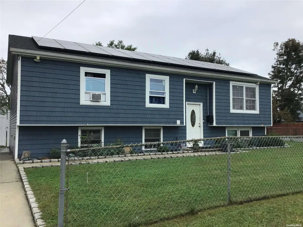 385 Elmore Street Central Islip NY 11722