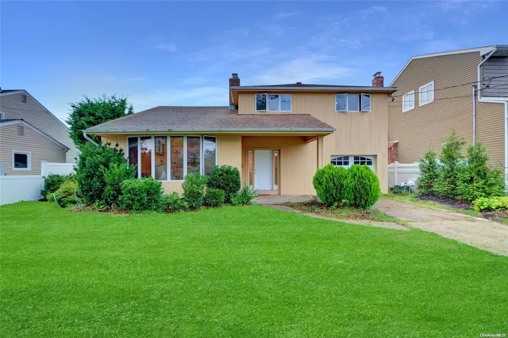 2133 Oliver Way Merrick NY 11566