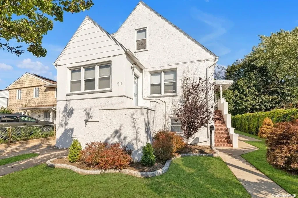 91 Ostend Road Island Park NY 11558