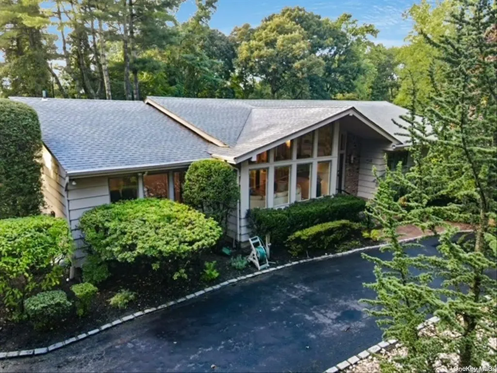 37 Etna Lane Dix Hills NY 11746