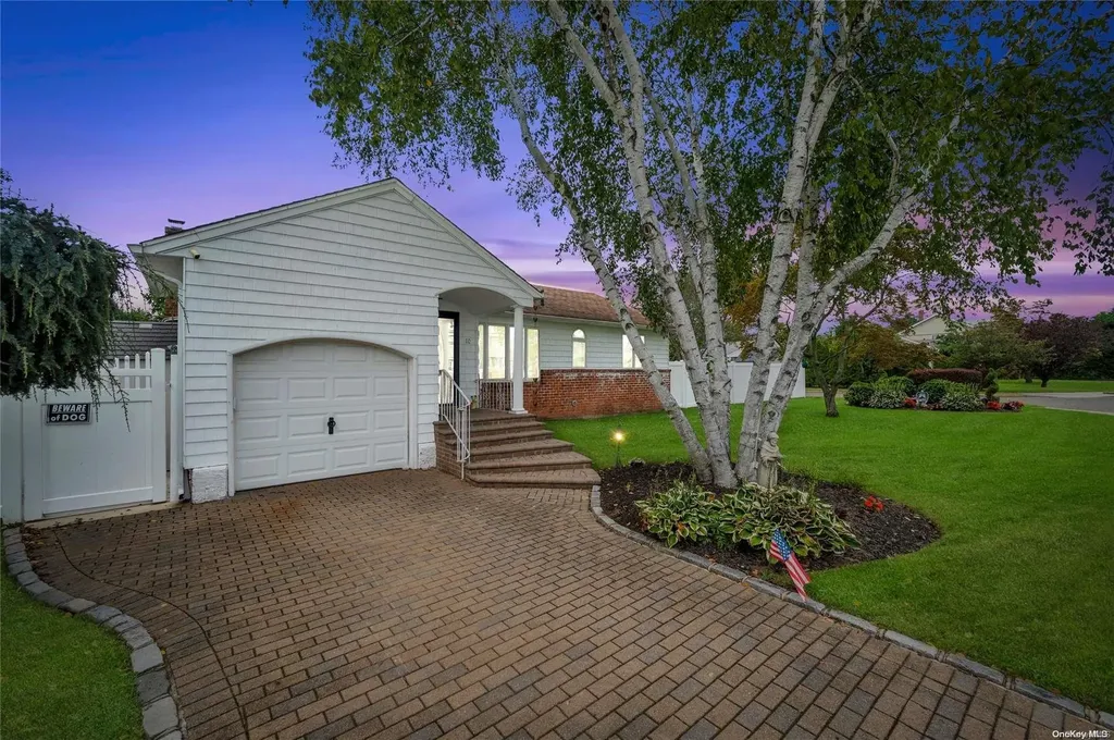 10 Cheshire Road Bethpage NY 11714