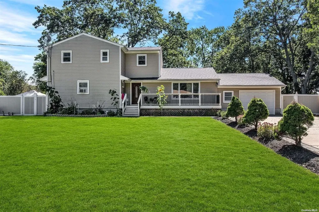 70 Willow Street Central Islip NY 11722