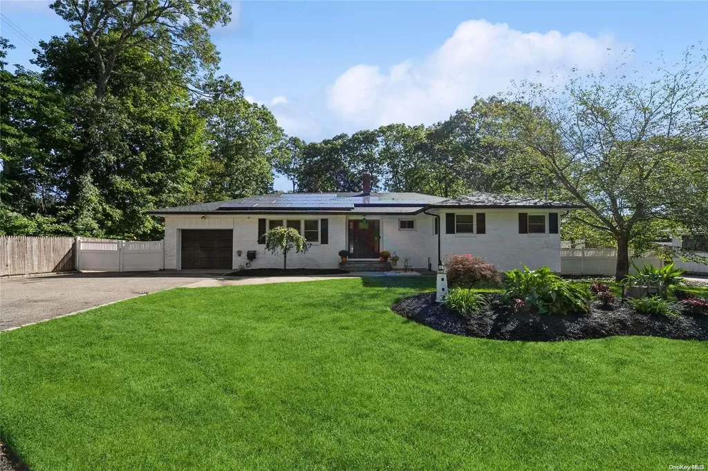 177 Carroll Avenue Ronkonkoma NY 11779