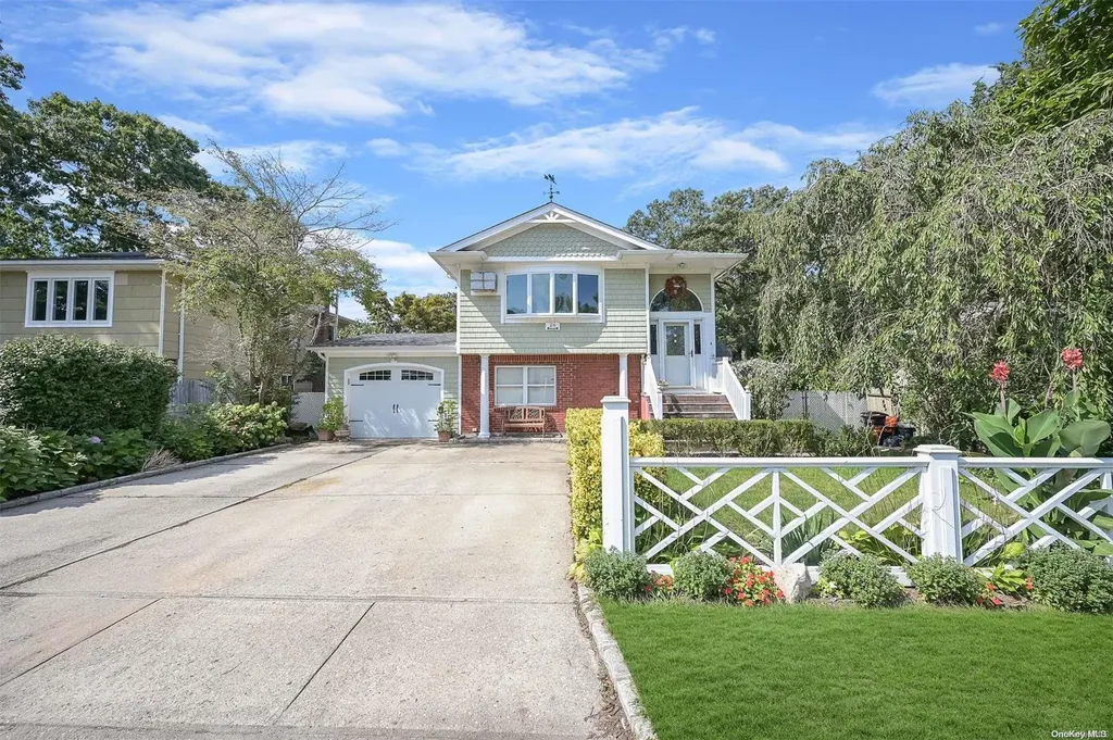 26 Nevada Avenue Medford NY 11763