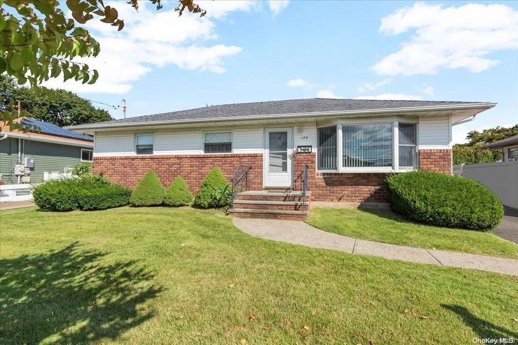 170 12th Street Bethpage NY 11714