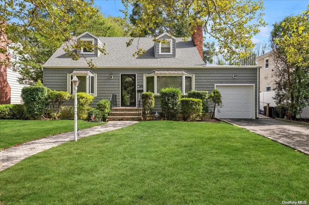 122 Legion Place Malverne NY 11565