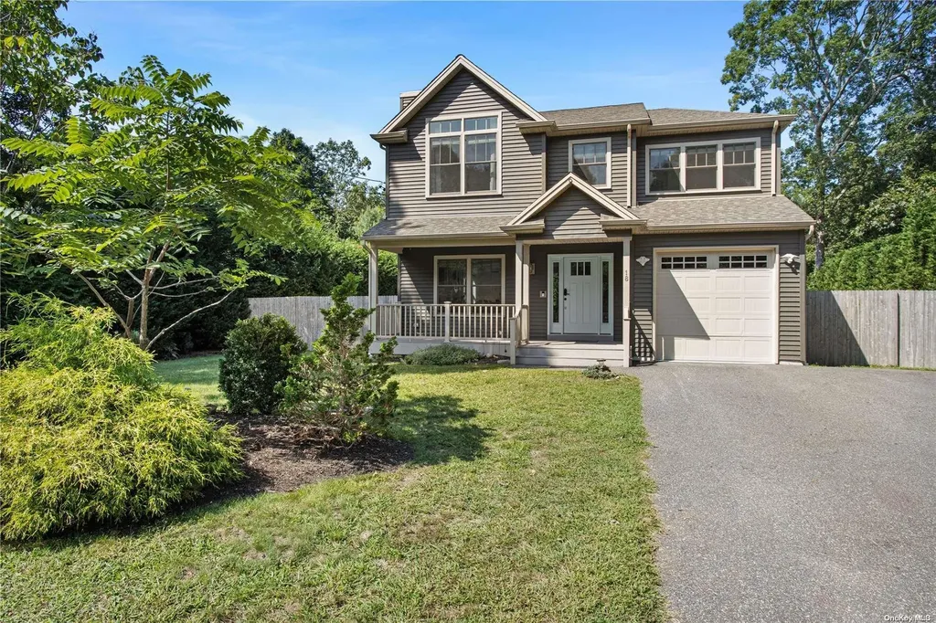 18 Robertson Lane Hampton Bays NY 11946