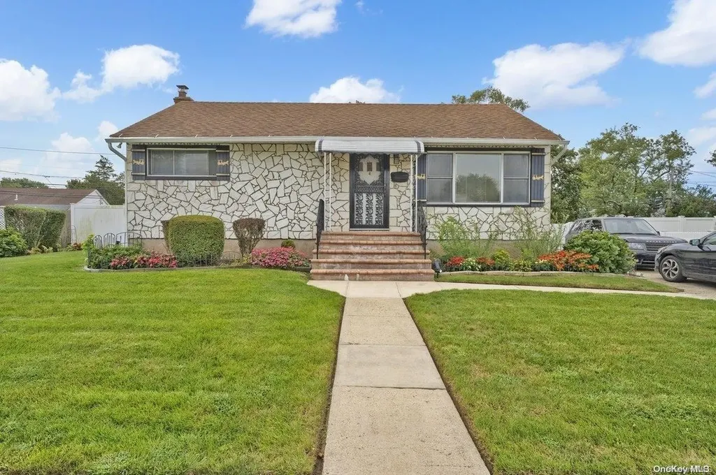 4 Avon Drive Amityville NY 11701