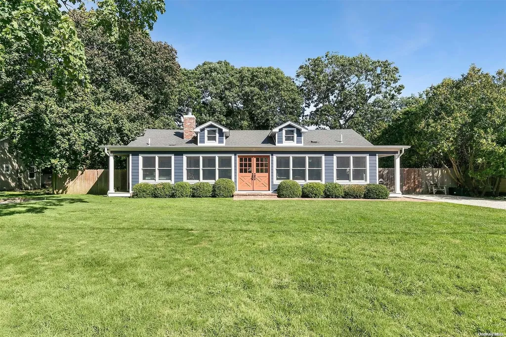 25 Debbie Lane Westhampton Beach NY 11978