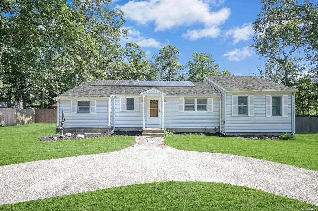 75 Smith Road Ridge NY 11961