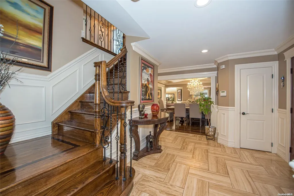40 Bonaire Drive Dix Hills NY 11746