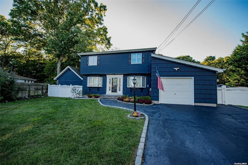 73 Rocket Drive Islip Terrace NY 11752