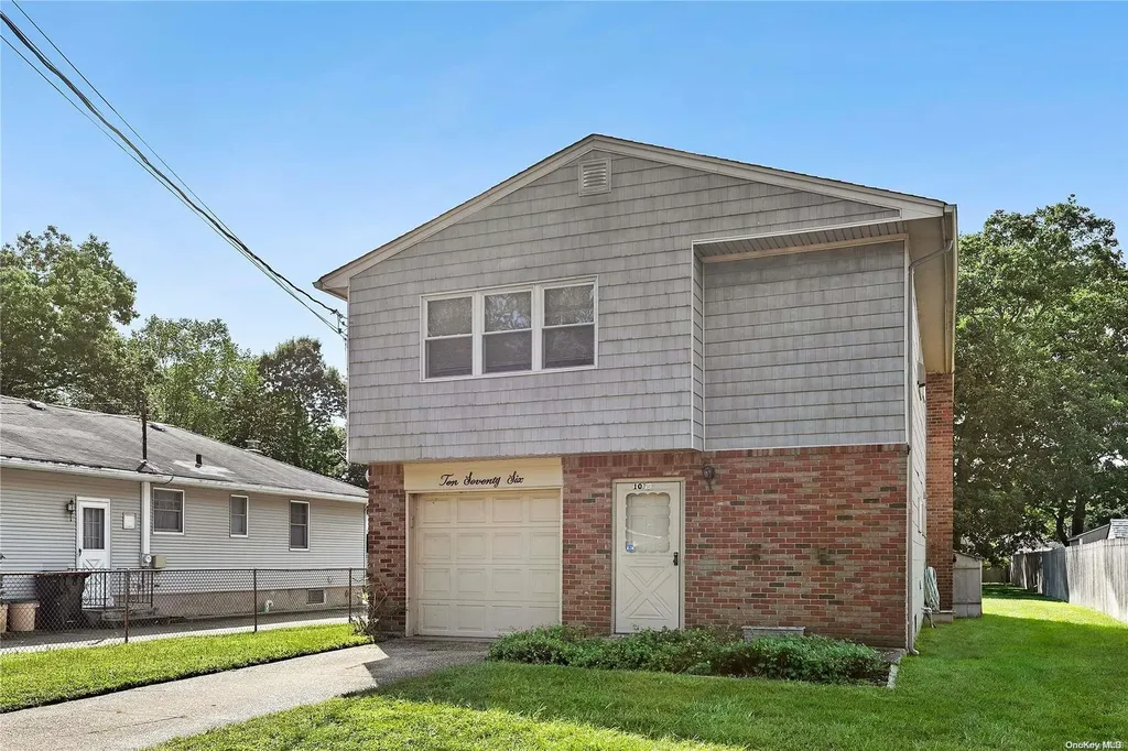 1076 Reilly Street Bay Shore NY 11706