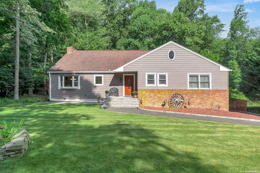 18 Mill Dam Road Smithtown NY 11787