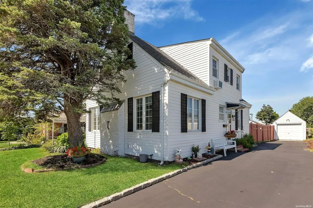 59 Harbor Avenue Islip NY 11751