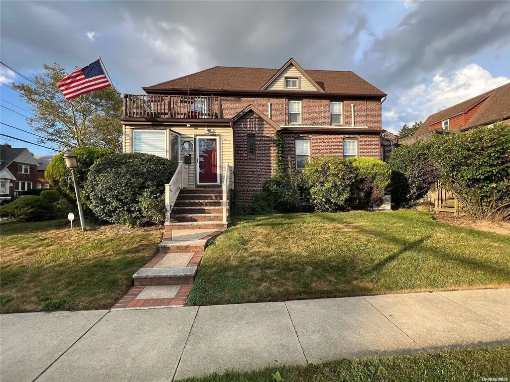 161 Bixley Heath Lynbrook NY 11563